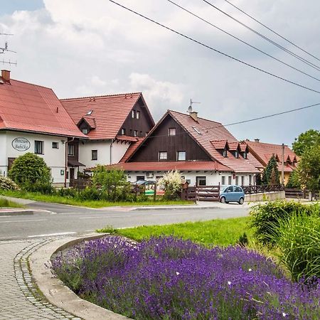 Hotel U Lip Trojanovice Frenštát pod Radhoštěm Esterno foto