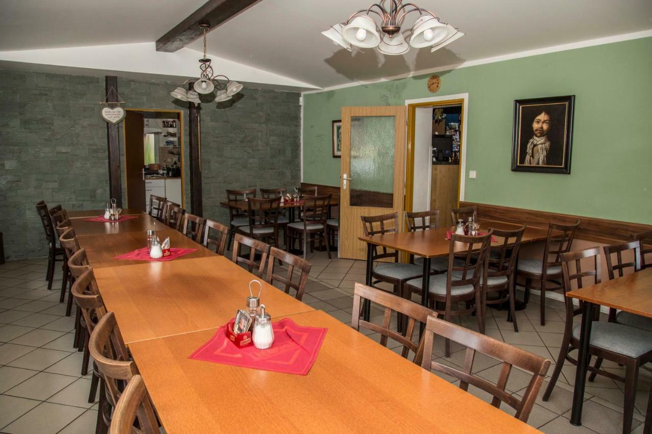 Hotel U Lip Trojanovice Frenštát pod Radhoštěm Esterno foto